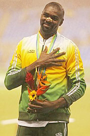 Brasileiro Jadel Gregório, medalha de ouro no salto triplo