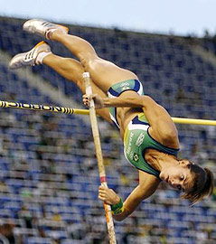 Joana Costa na prova de salto com vara