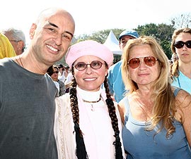 Regina Shakti, Daniel Karmanovitch (pai do Lama Michel) e Mirna Grzich