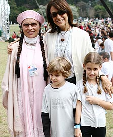 Regina Shakti, Marcia De Luca e crianças