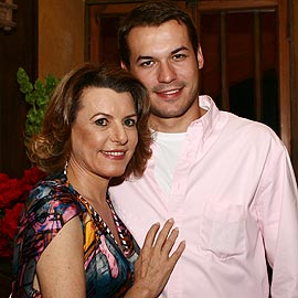 Olga Bongiovani com o filho Gustavo