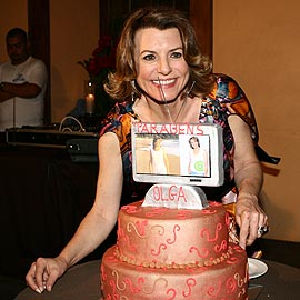 Olga Bongiovanni e seu bolo de aniversário
