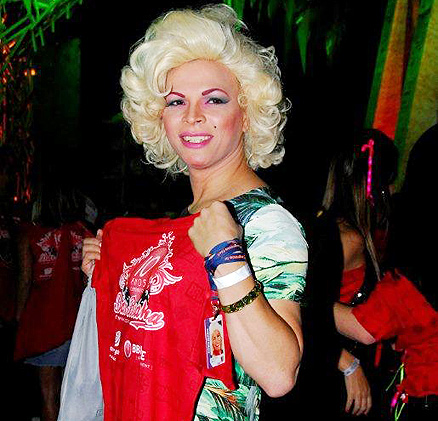 Salete Campari apareceu no camarote Bar Brahma, no desfile das campeãs de São Paulo