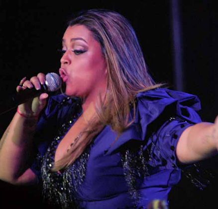A cantora esquentou o público paulista na Noite Preta