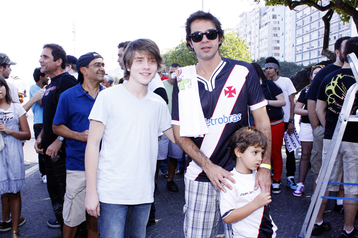 Bruno Mazzeo e seu filho João, 5 anos, apoiaram a passeata no Rio de Janeiro