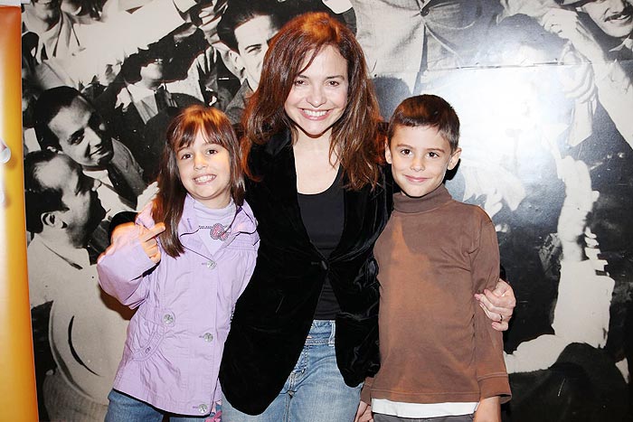 Luiza Tomé e os filhos, Luigi e Adriana