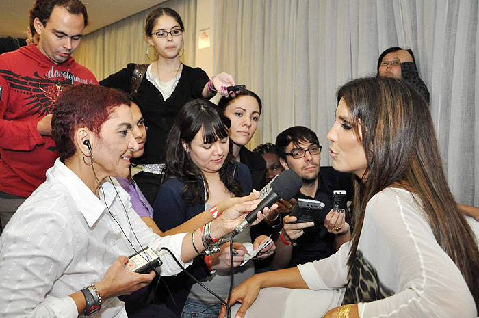 Ivete Sangalo conversou com a imprensa