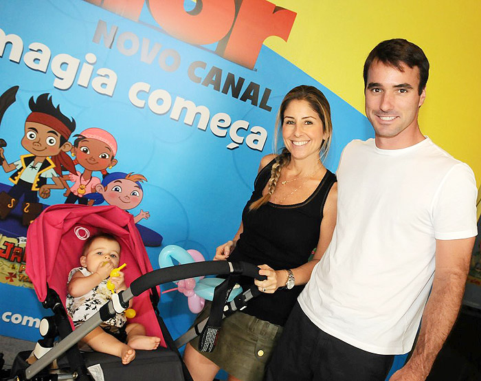 Patrícia Maldonado e Guilherme Arruda com a filha Nina