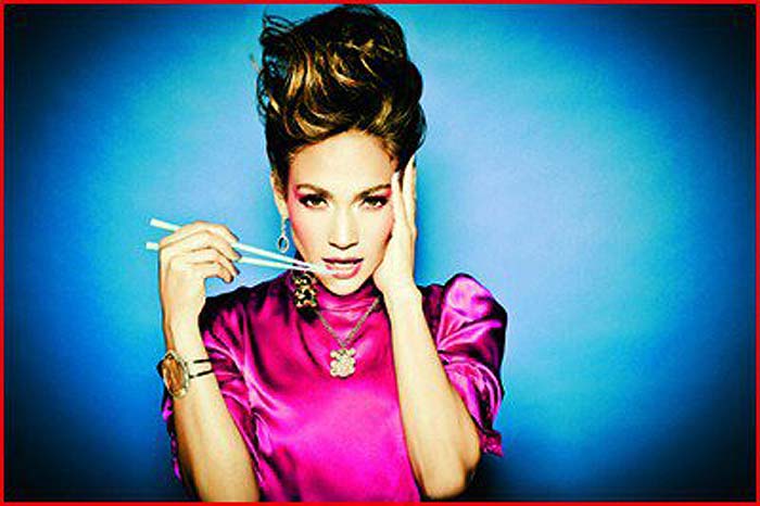Jennifer Lopez posou como uma gueixa para promover a  joalheria Tous