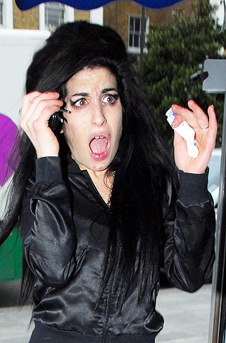Morre Amy Winehouse: Relembre momentos da carreira da cantora