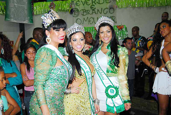 Solange Gomes e Ellen Cardoso reinaram na festa da Camisa Verde e Branco