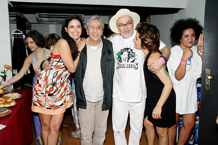 Caetano Veloso divide o palco com Emmanuele Araújo.Álbum de Fotos!
