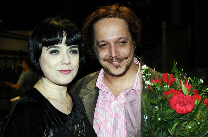 Bete Coelho e Ricardo Bittencourt, protagonistas do espetáculo Cartas de Amor para Stálin