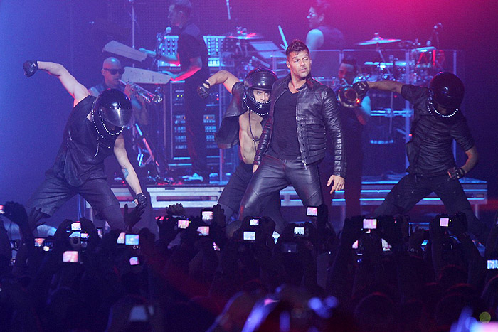 Ricky Martin mostrou sua porção ator durante o show