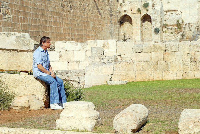 Roberto Carlos visita o Muro das Lamentações