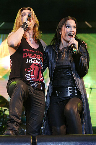 Edu Falaschi  e Tarja Turunen  cantaram juntos