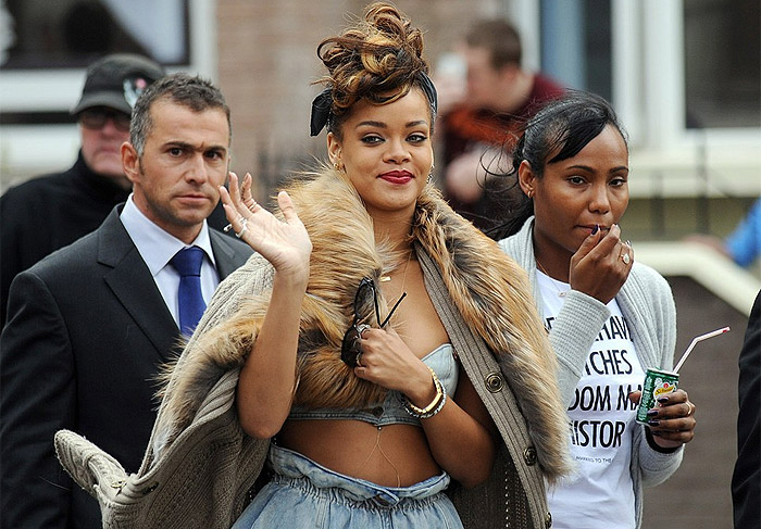 Cenas do novo clipe de Rihanna