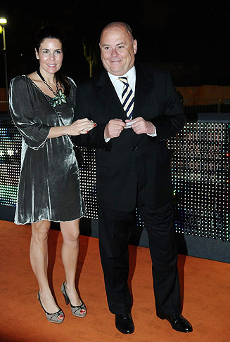 Victor Oliva e a esposa compareceram à festa do Prêmio Craque do Brasileirão. 