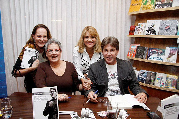 Lucinha Lins e Sílvia Bandeira prestigiam lançamento do livro de Edwin Luisi, escrito por Tânia Carvalho