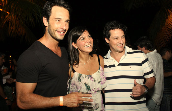 Rodrigo Santoro, Marcelo Serrado e Carolina Ferraz vão à festa no Rio - O Fuxico