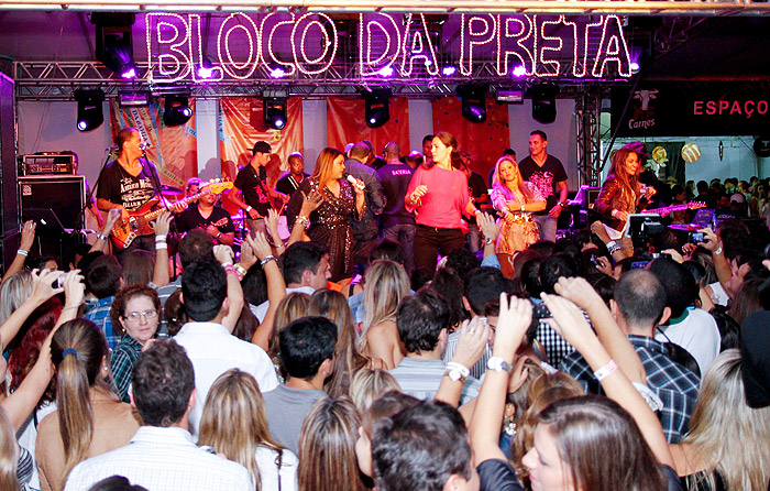 Preta Gil no Curitiba Country Festival
