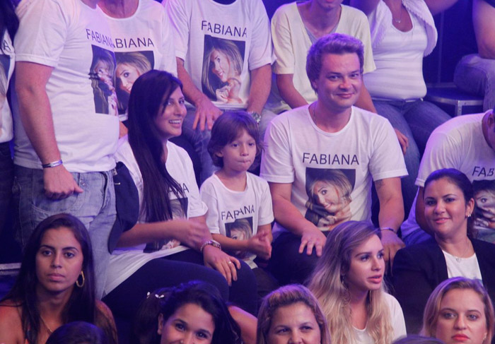 Final do Big Brother Brasil 12: Marido e filho de Fabiana torceram muito por ela na grande final