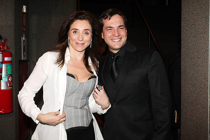 Marisa Orth e Daniel Boaventura na estreia de A Família Addams em SP