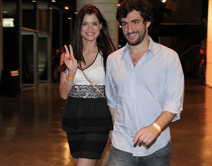 Alinne Moraes e Felipe Simão.