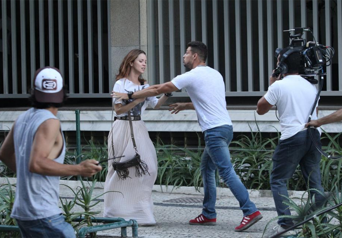 Cauã Reymond e Nathália Dill agitam tarde em Ipanema
