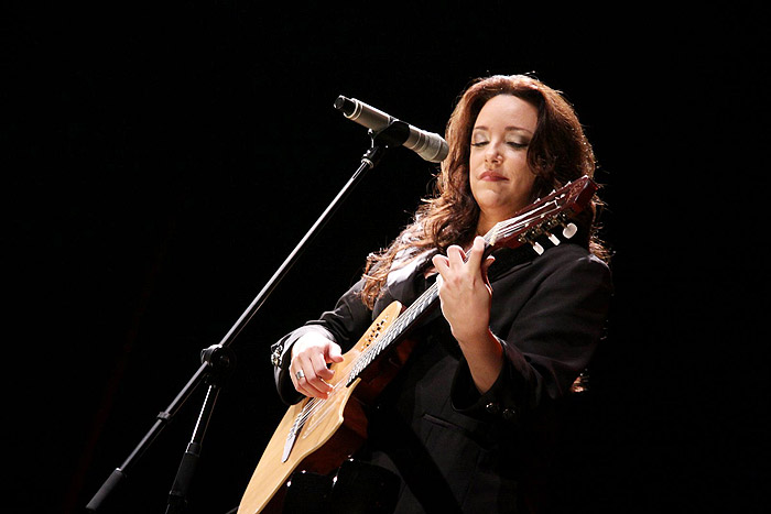 Ana Carolina em performance no Vivo Rio