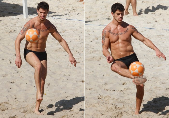 José Loreto exibe tanquinho e bate bola com amigos na praiaA