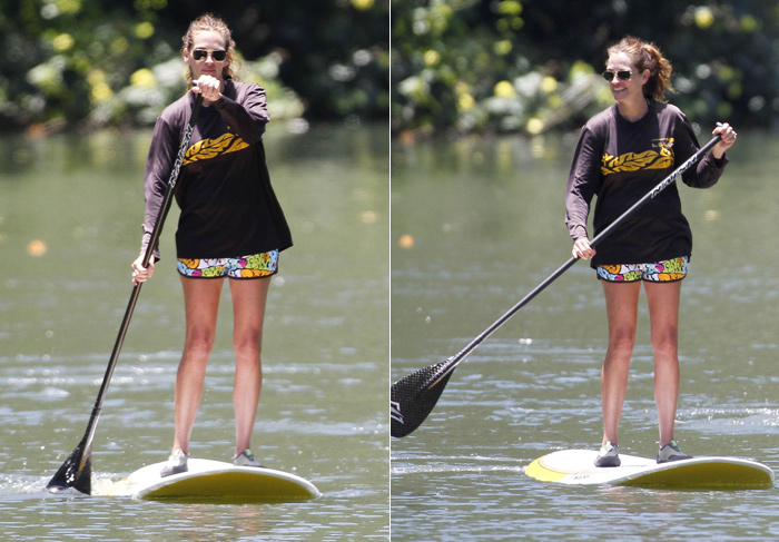 Julia Roberts se diverte com o paddle surf no Havaí