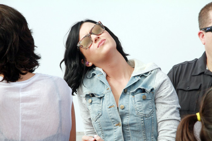 Katy Perry se encanta ao conhecer o Cristo Redentor