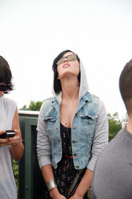 Katy Perry se encanta ao conhecer o Cristo Redentor