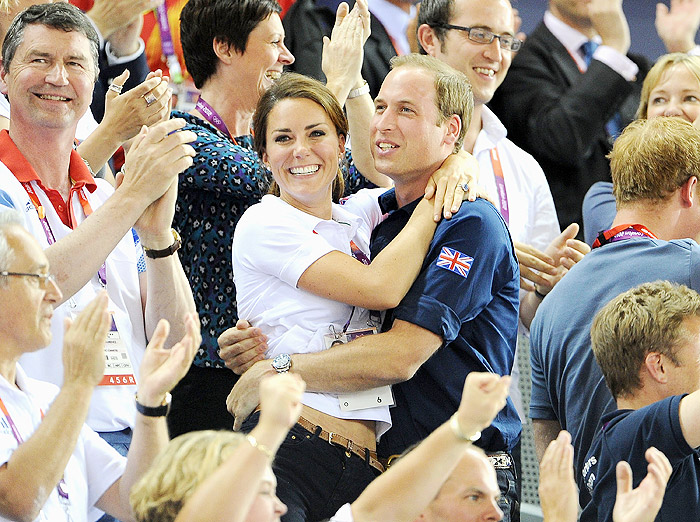 Kate Middleton e Príncipe William têm demonstração de carinho nas Olimpíadas