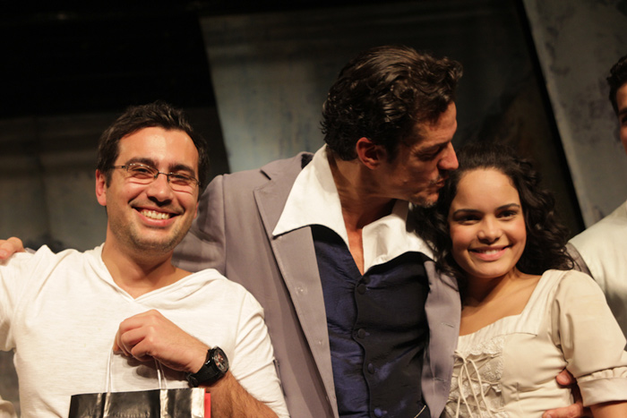 Carol Macedo e Carlos Machado estreiam peça em São Paulo
