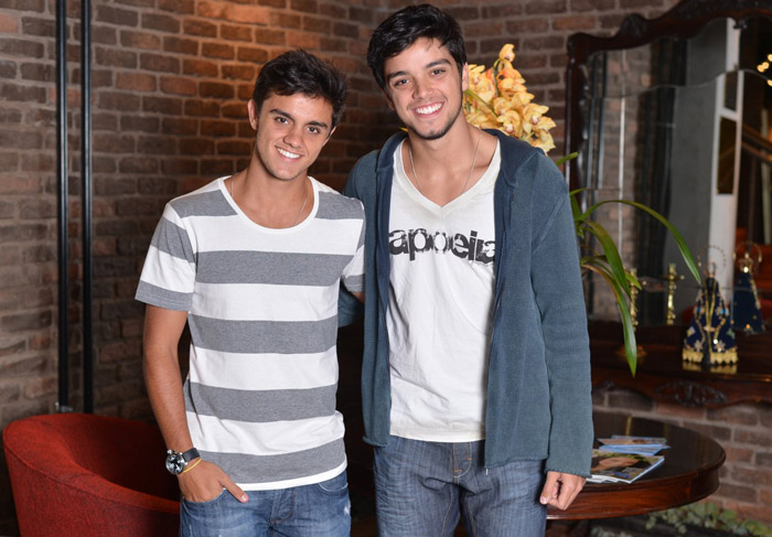 Rodrigo Simas e o irmão Felipe