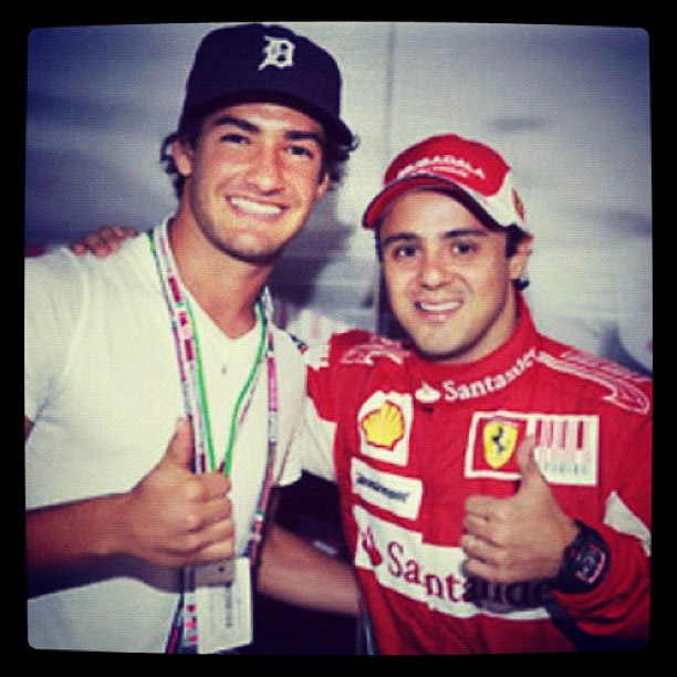 Solteiro, Alexandre Pato vai à corrida de F1 e posta foto com Felipe Massa