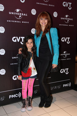 Simone Soares com a filha Luana