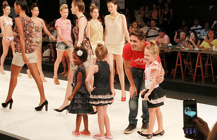 Daniel Rocha faz sucesso em evento de moda de Fortaleza