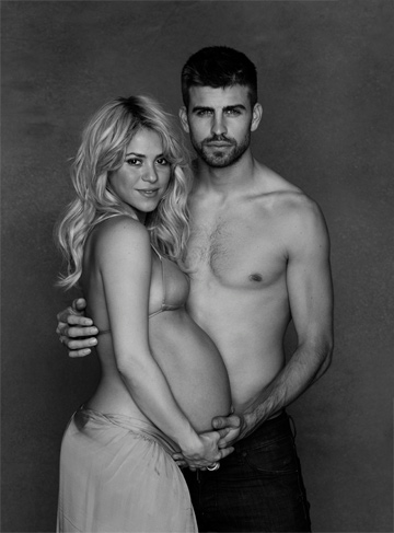 Com o barrigão de grávida à mostra, Shakira promove chá de bebê beneficente