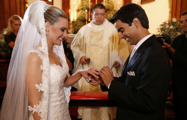 Patrick Oliveira e ex-Paquita Thalita Ribeiro se casam