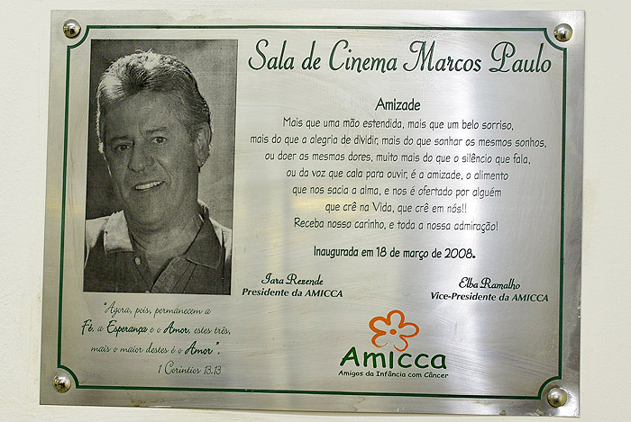 Placa em homenagem a Marcos Paulo