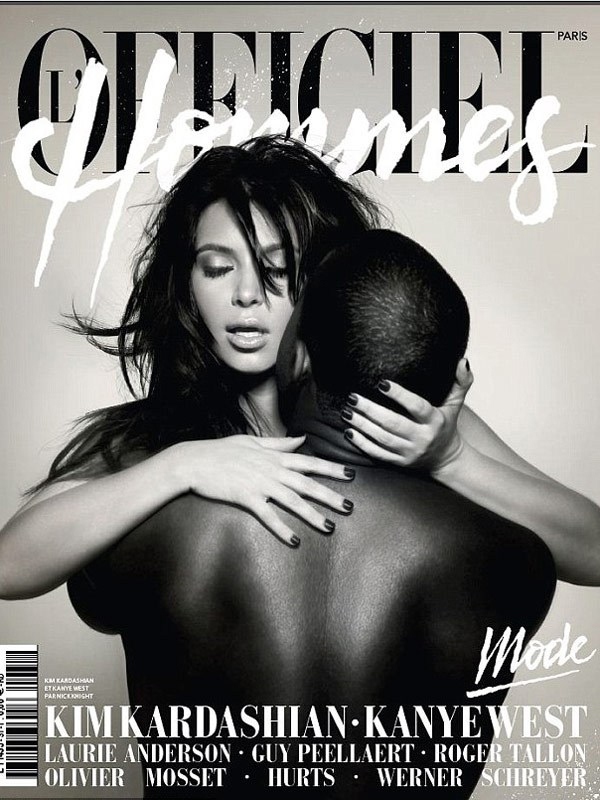 Kanye West posa com a mão no seio de Kim Kardashian para revista francesa