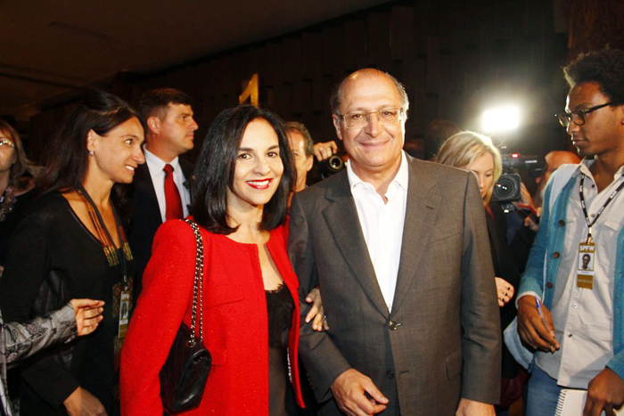O governador de SP Geraldo Alckmin e sua esposa Lúcia