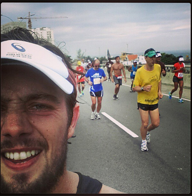 Rafael Cardoso participa de maratona no Rio de Janeiro O Fuxico