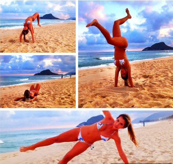 De biquíni, ex-BBB Adriana Sant’Anna se diverte na praia