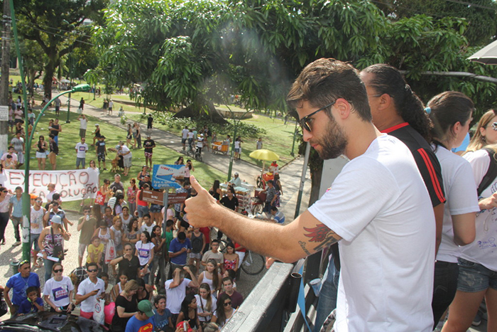 Gagliasso motivou a população de Belém, capital do Pará, a protestar a favor dos animais