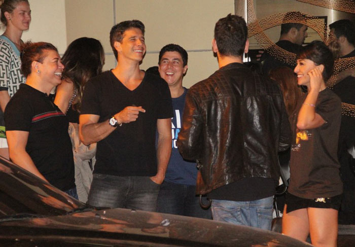 Clima de alto-astral em frente ao restaurante