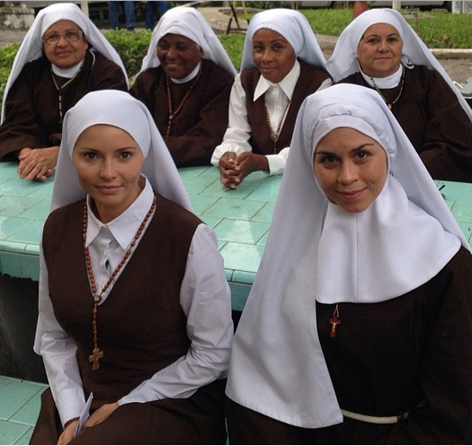 Rita Guedes posta foto vestida de freira no Instagram